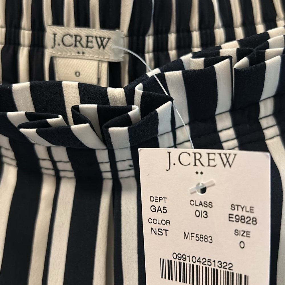 NWT- JCrew Factory - Pleated Striped Skirt w/ Elasticized Waist - Picture 5 of 6